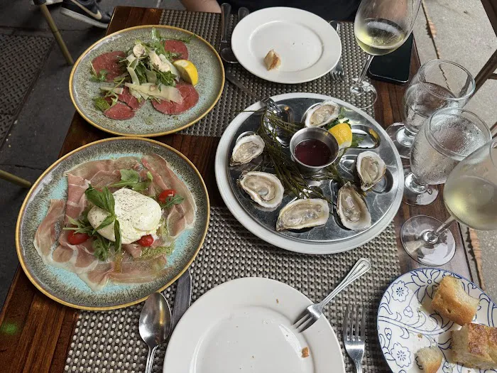 Via Trenta Osteria & Wine Bar Picture 4