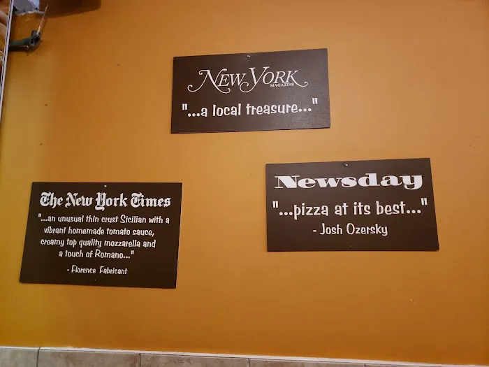 Rizzo's Pizza Picture 7