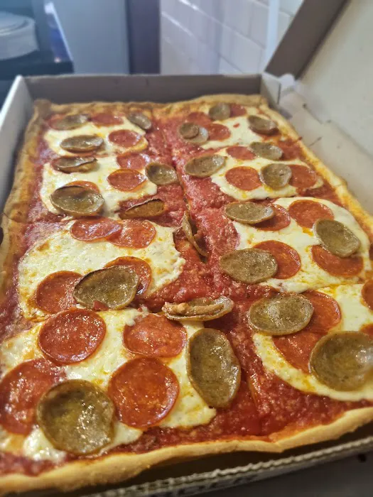 Rizzo's Pizza Picture 8