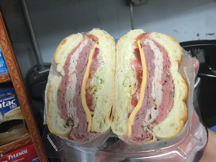 Astoria Fine Gourmet Deli Picture 1