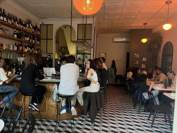 Lovebirds Wine Bar + Bistro Picture 2