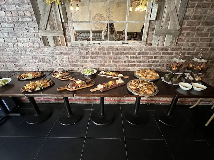 Mimoza Restaurant & Lounge Picture 2