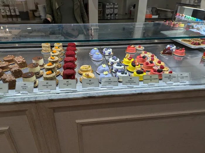 Charlotte Patisserie Picture 2