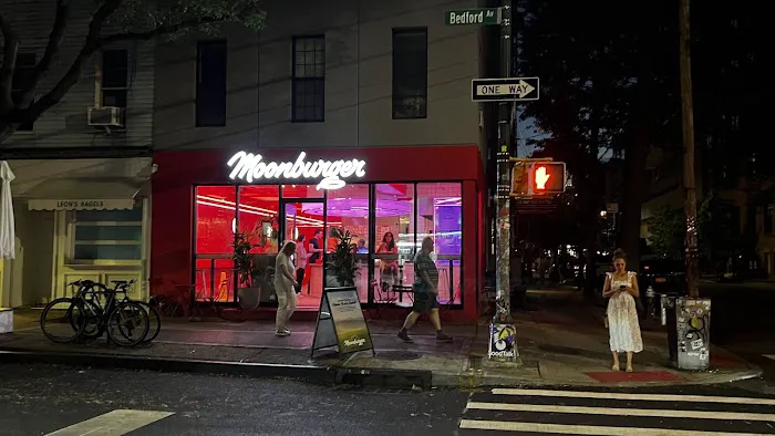 Moonburger Picture 3