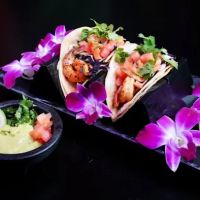 Lux Bar and Grill ico
