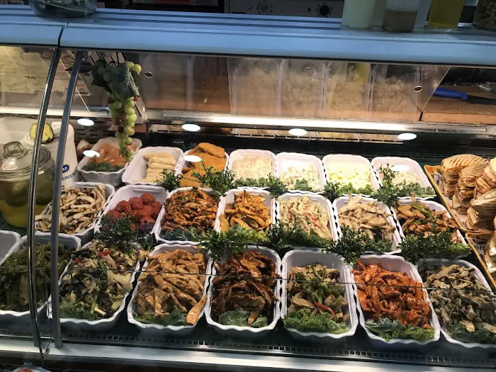 NYC Gourmet Deli Picture 5