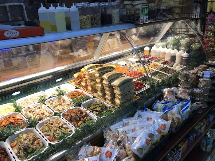 NYC Gourmet Deli Picture 9
