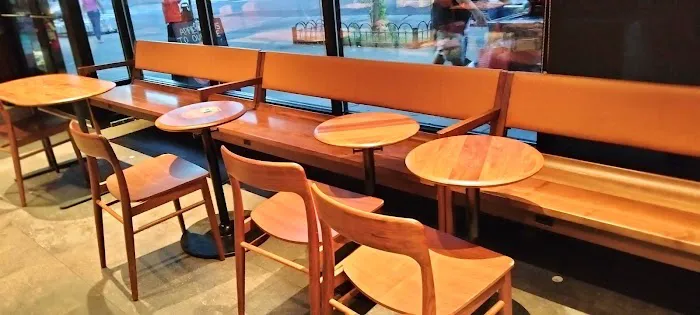 Starbucks Picture 7