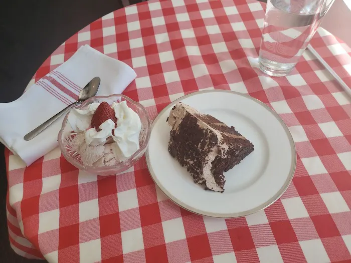 Roberta's Fine Dining Picture 2