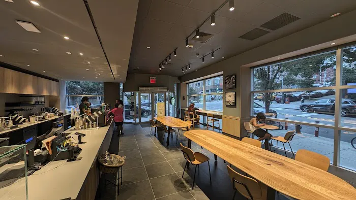 Starbucks Picture 3