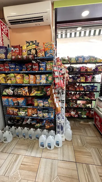 Evergreen Organic Food & Deli Picture 1