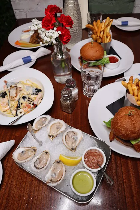 Hamilton Hall Bar & Restaurant Picture 3