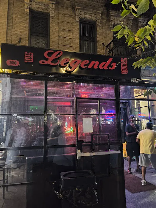 Legend's Lounge Picture 3
