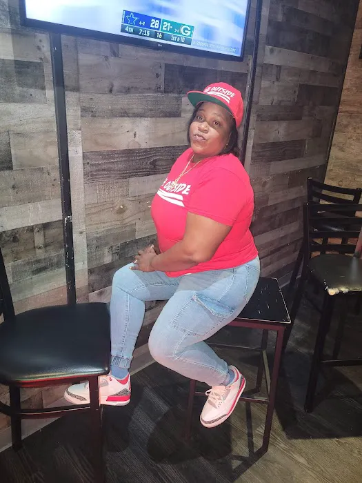 Legend's Lounge Picture 5