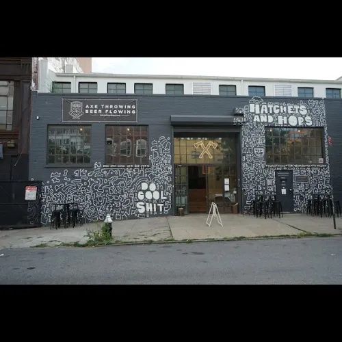 NY Axe Throwing Range - Brooklyn Picture 1