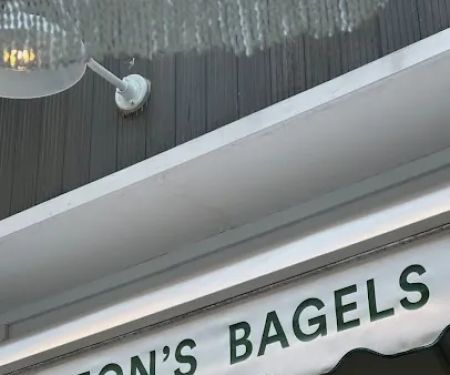 Leonu2019s Bagels