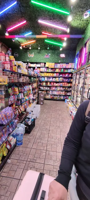N7 Market Deli Picture 3