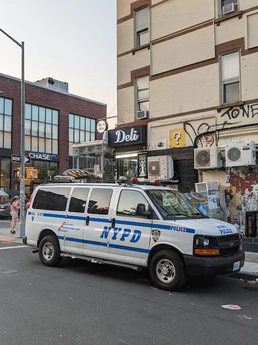N7 Market Deli Picture 5