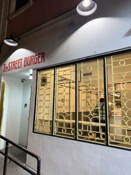 7th Street Burger Williamsburg Picture 3