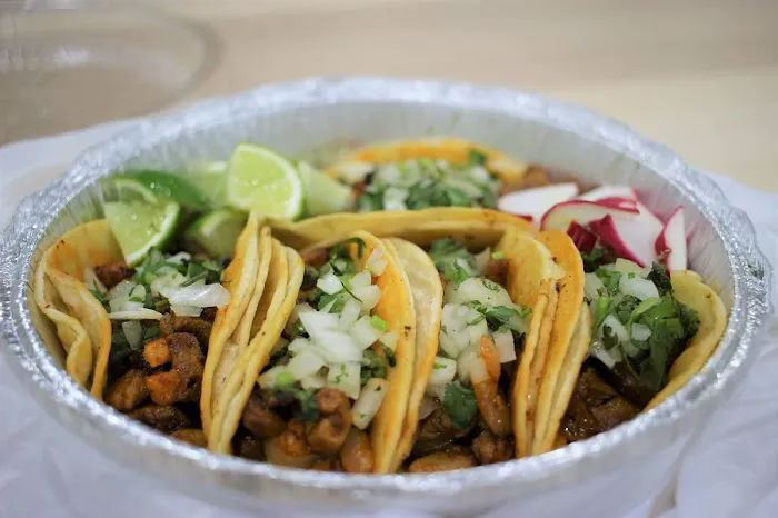 El Don Taqueria & Grocery Picture 3