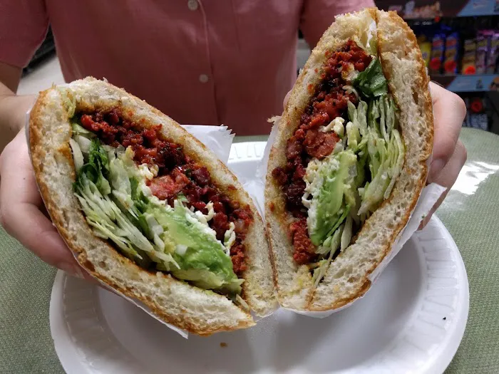 El Don Taqueria & Grocery Picture 10