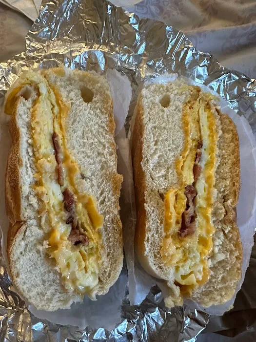 Lincoln Deli Picture 6