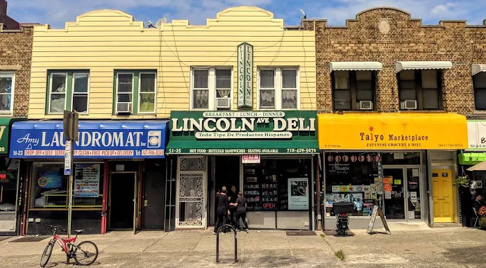 Lincoln Deli Picture 3