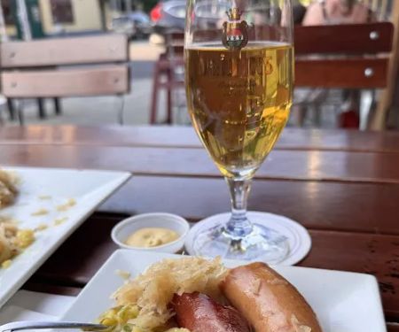 Max Bratwurst und Bier
