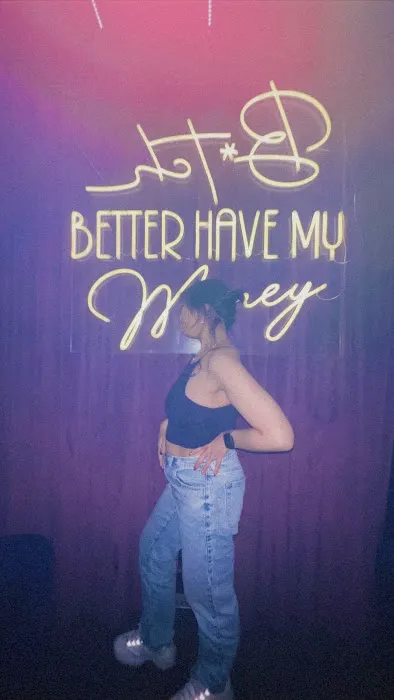 VYBZ ASTORIA Picture 1