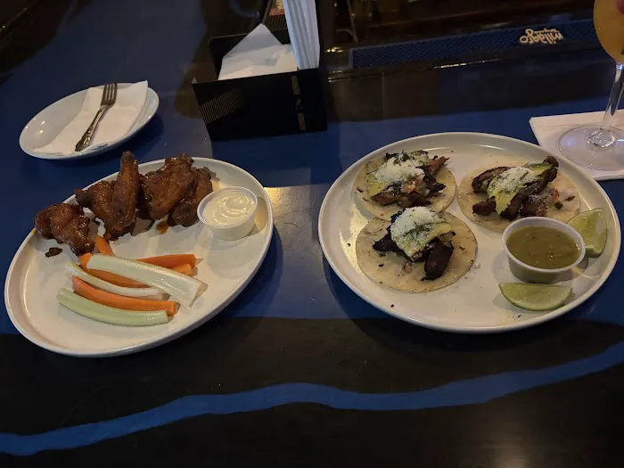 Hoa Restaurant & Lounge Picture 7