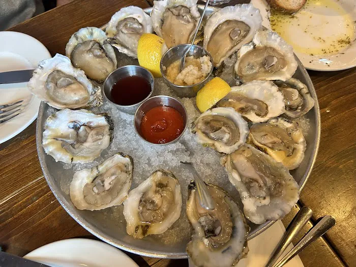 Off The Hook Raw Bar & Grill Picture 9