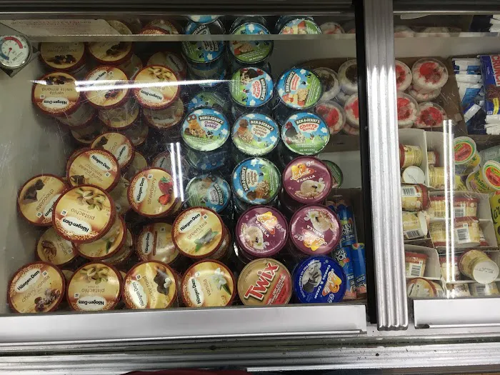 B & G Deli Convenience Picture 1