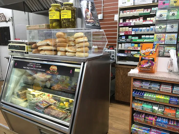 B & G Deli Convenience Picture 9