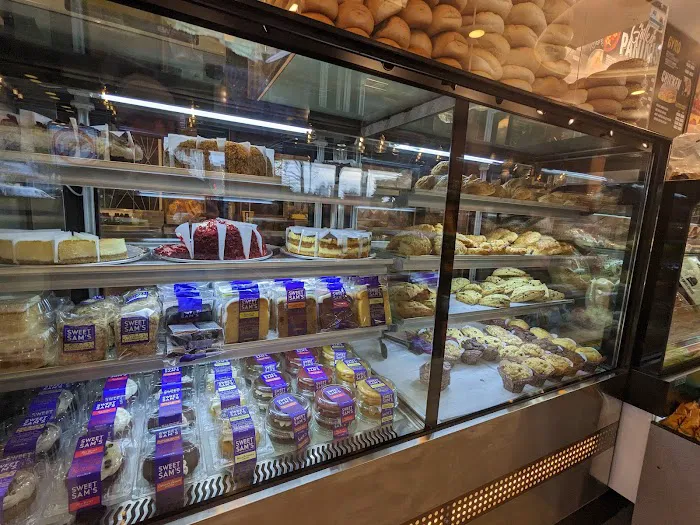 Astor Gourmet & Market Picture 9