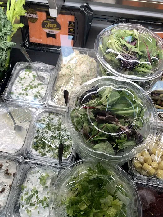 2401 Gourmet Deli Grocery Picture 9
