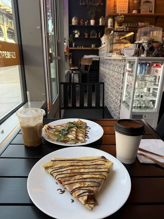 Eli's Cafe & Creperie Picture 1