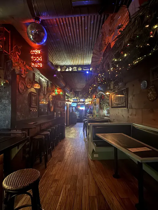 Rose's R&R Bar Picture 7
