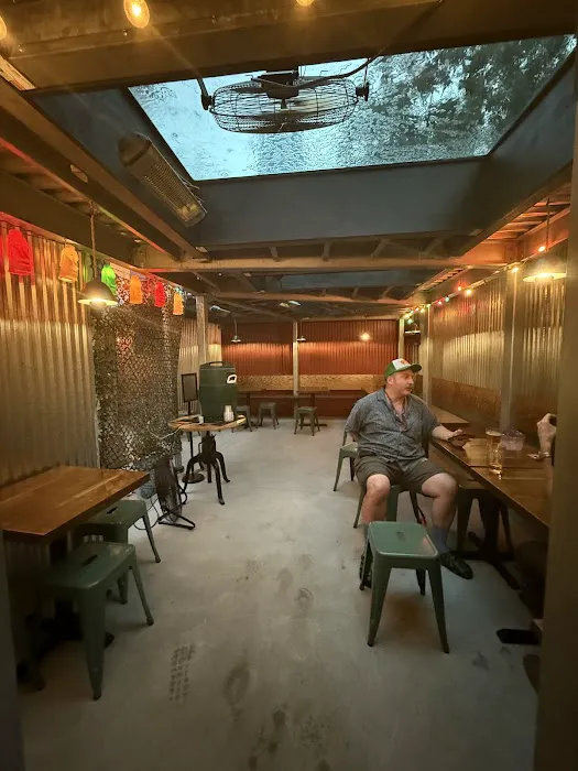 Rose's R&R Bar Picture 4