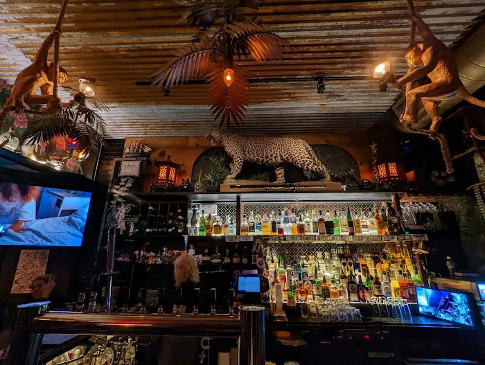 Rose's R&R Bar Picture 2