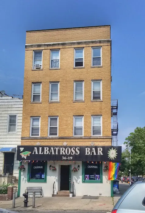 Albatross Bar Picture 7