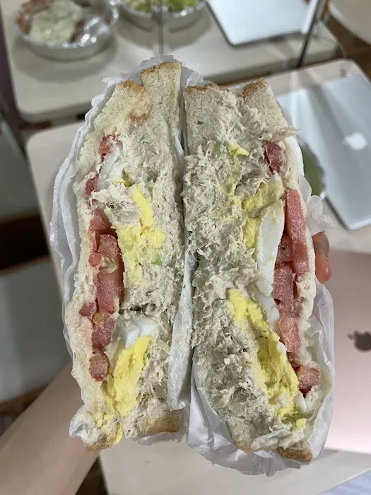 Gaspar's Deli Picture 1