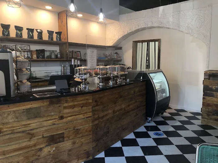 Rose Wolf Coffee Picture 10