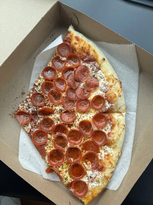 Sauced Pizza And Sandwich Shop Picture 1