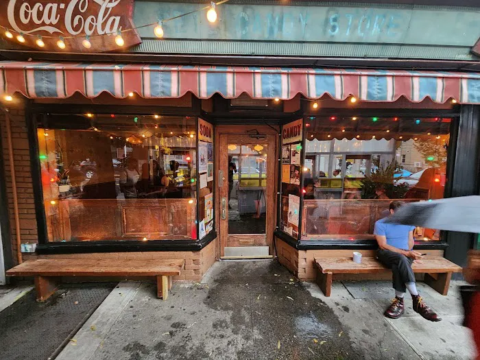 Pete's Candy Store Picture 6