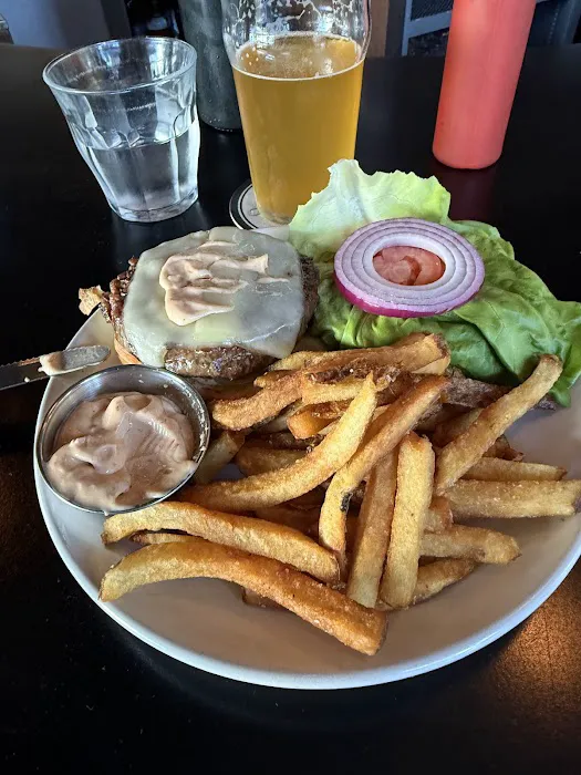 Silver Light Tavern Picture 9