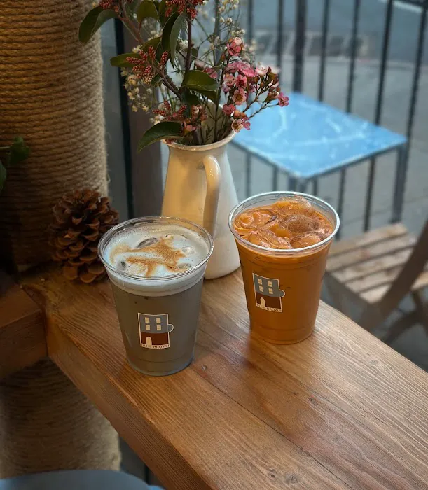 Blue Brown Cafe Picture 2