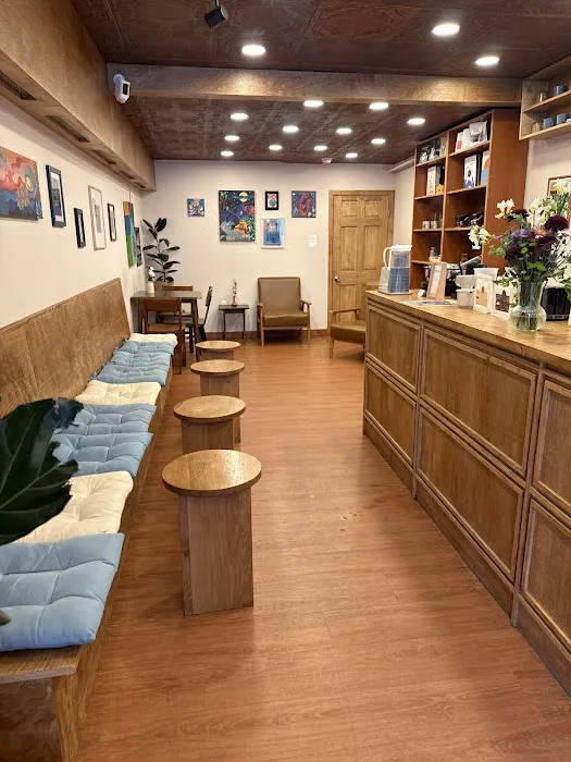 Blue Brown Cafe Picture 10