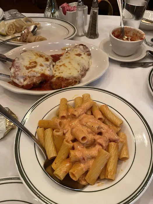 Bamonte's Restaurant Picture 2