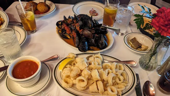 Bamonte's Restaurant Picture 5