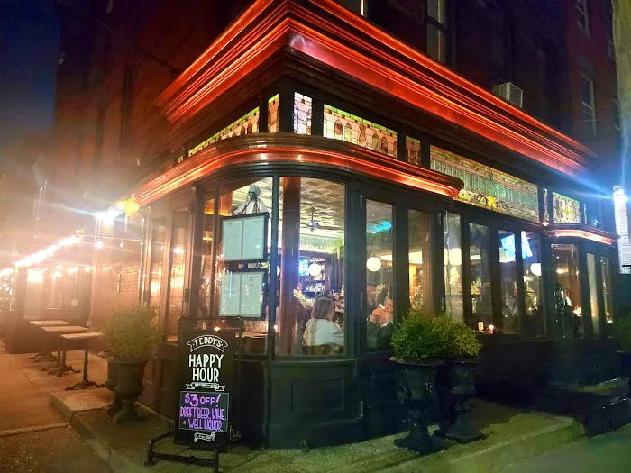 Teddy's Bar & Grill Picture 6